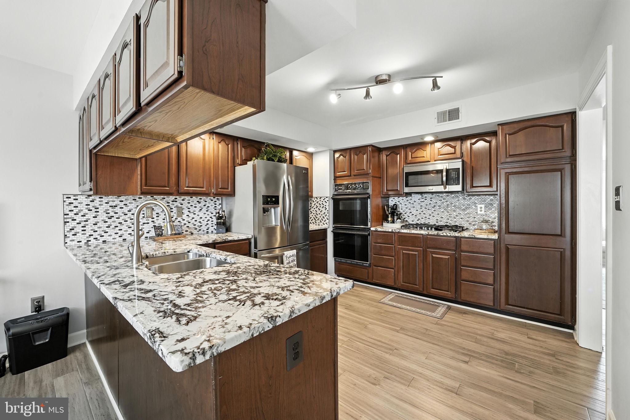 CENTRE RIDGE - Residential