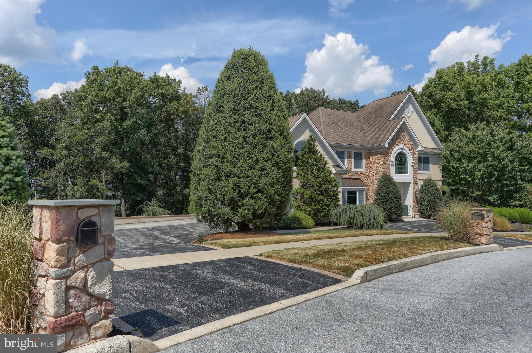 DERRY WOODS - Residential