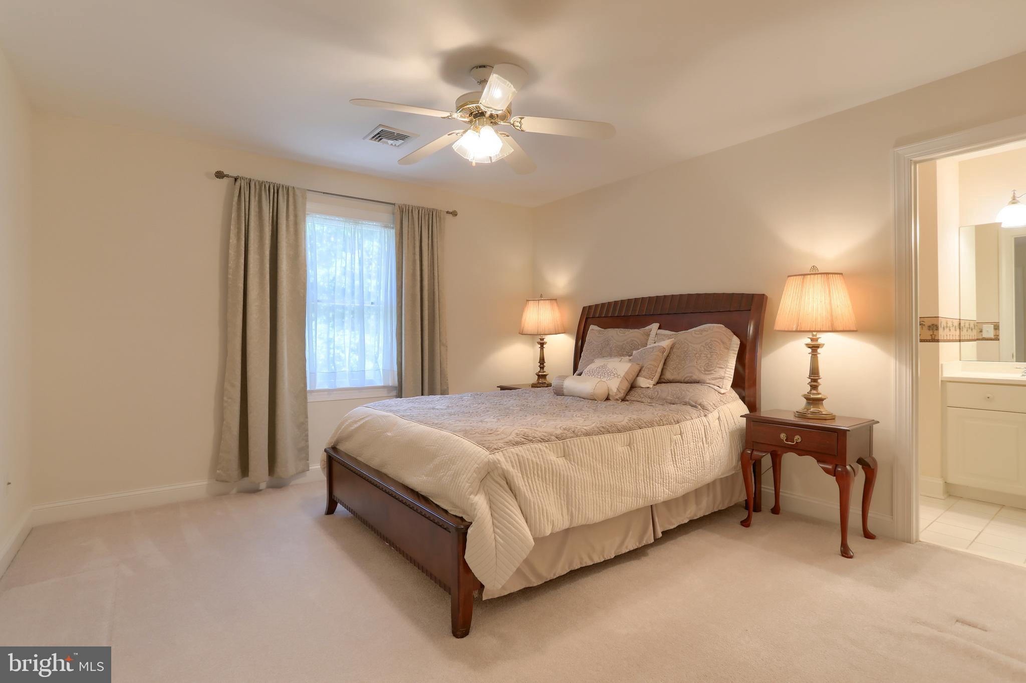 DERRY WOODS - Residential