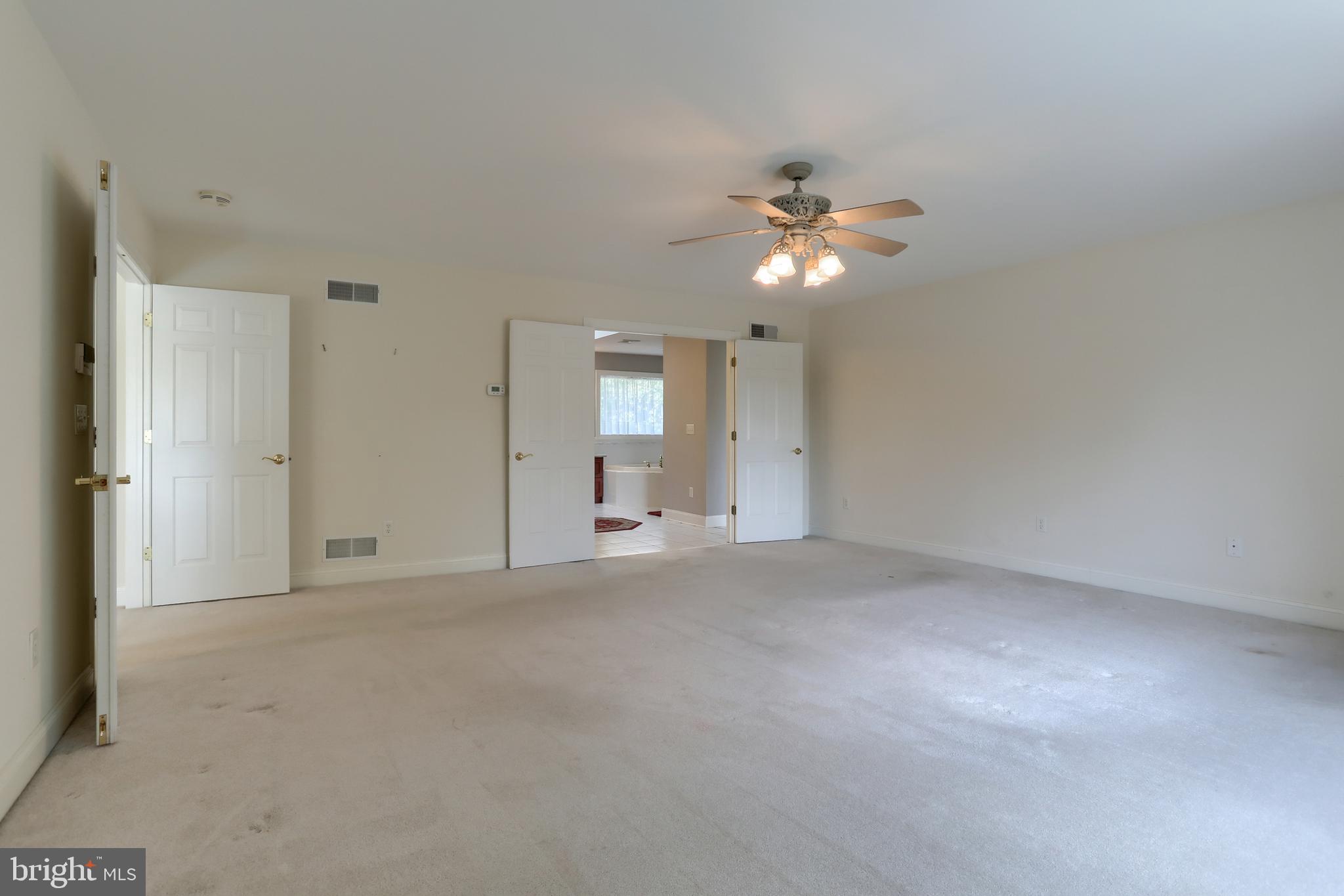 DERRY WOODS - Residential