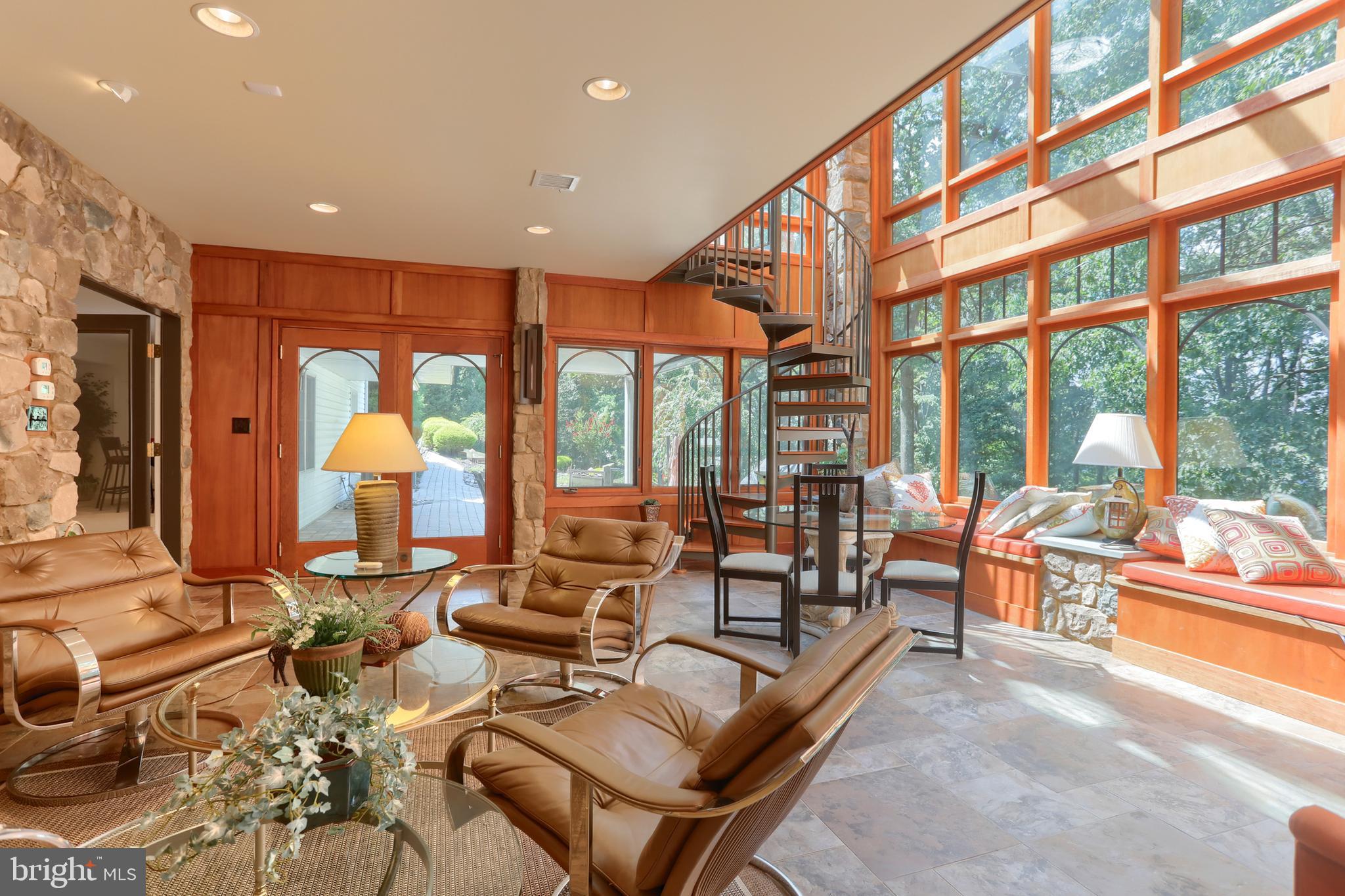 DERRY WOODS - Residential