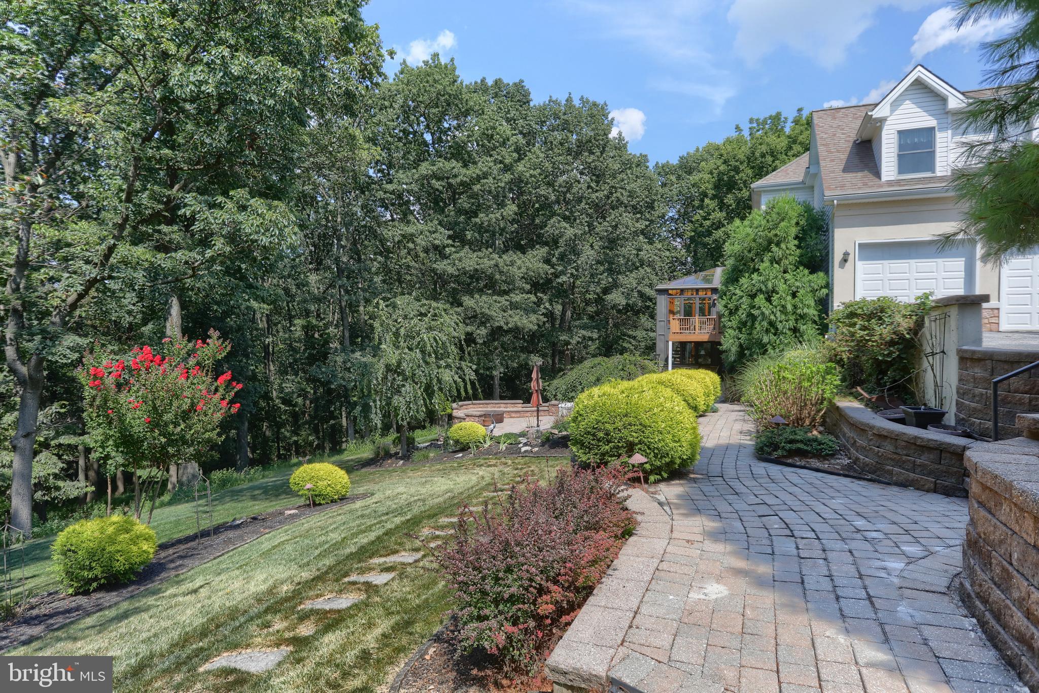 DERRY WOODS - Residential