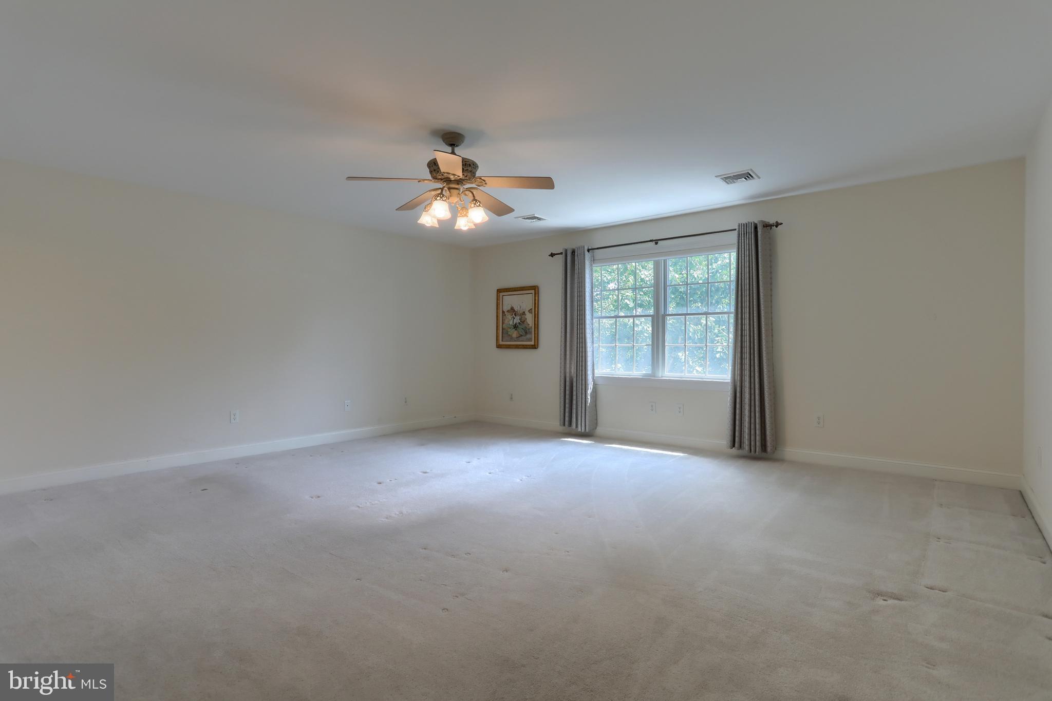 DERRY WOODS - Residential