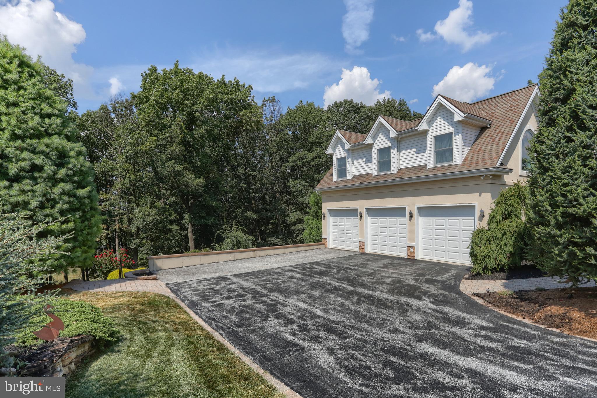 DERRY WOODS - Residential