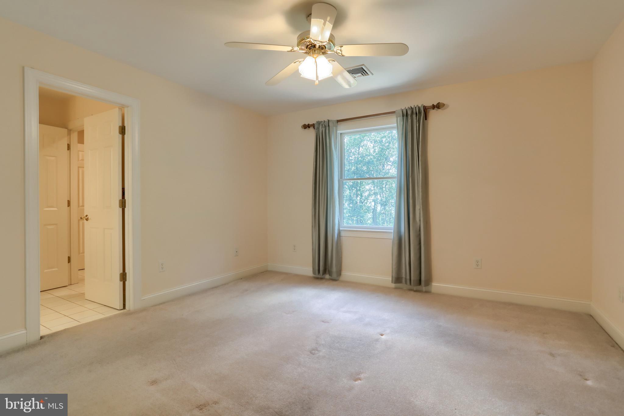 DERRY WOODS - Residential