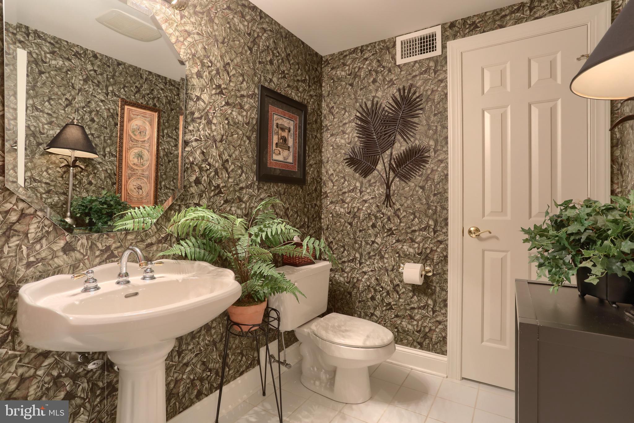 DERRY WOODS - Residential