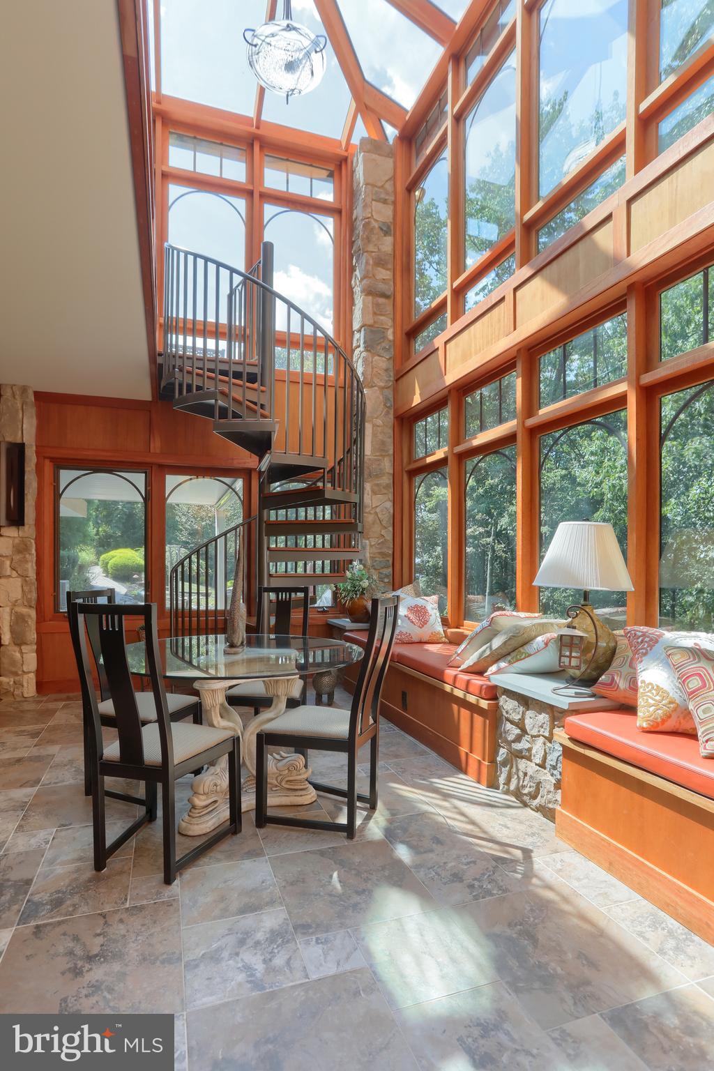 DERRY WOODS - Residential