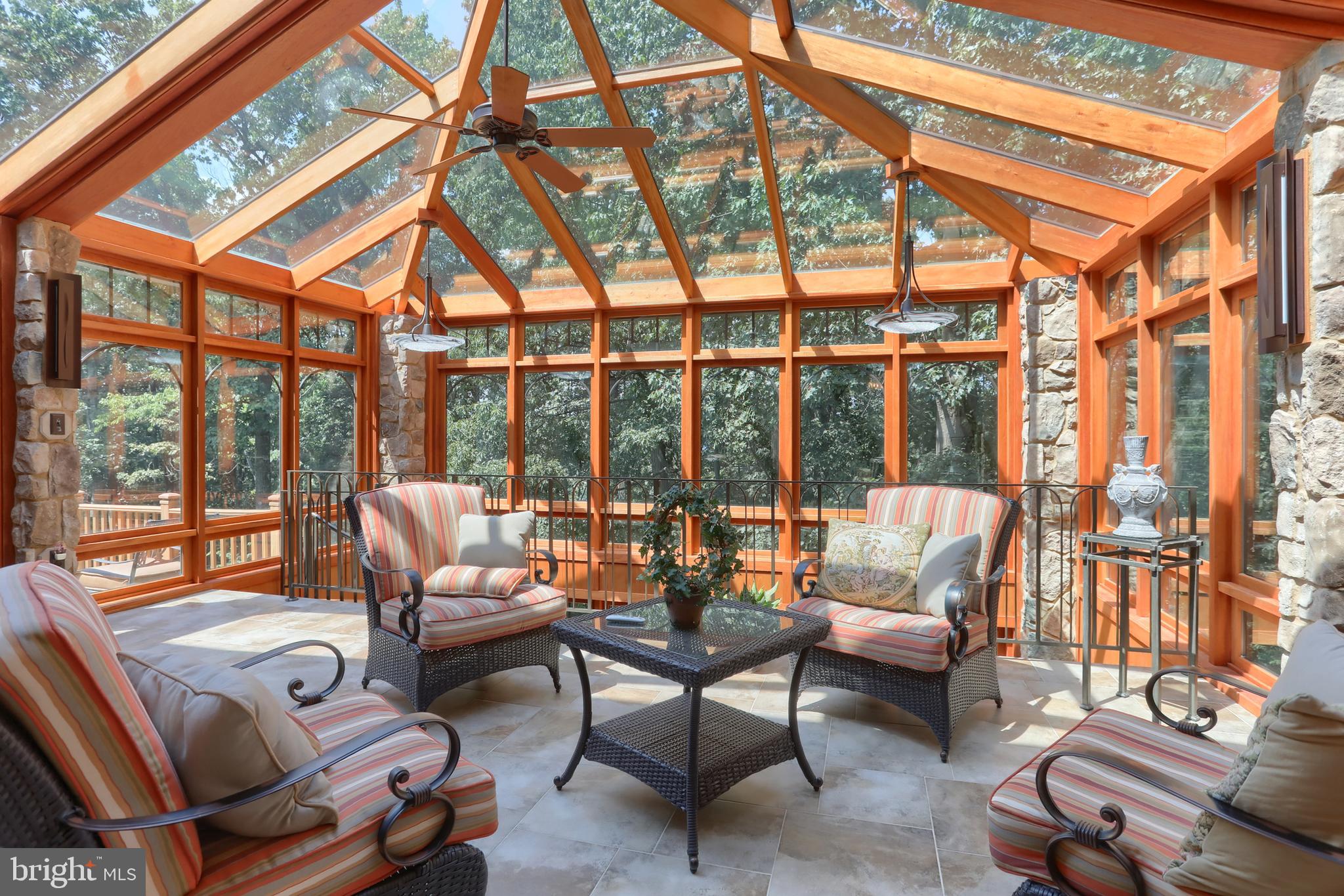 DERRY WOODS - Residential