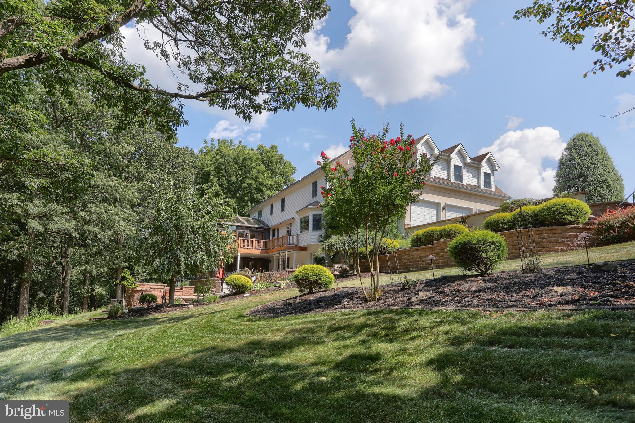 DERRY WOODS - Residential