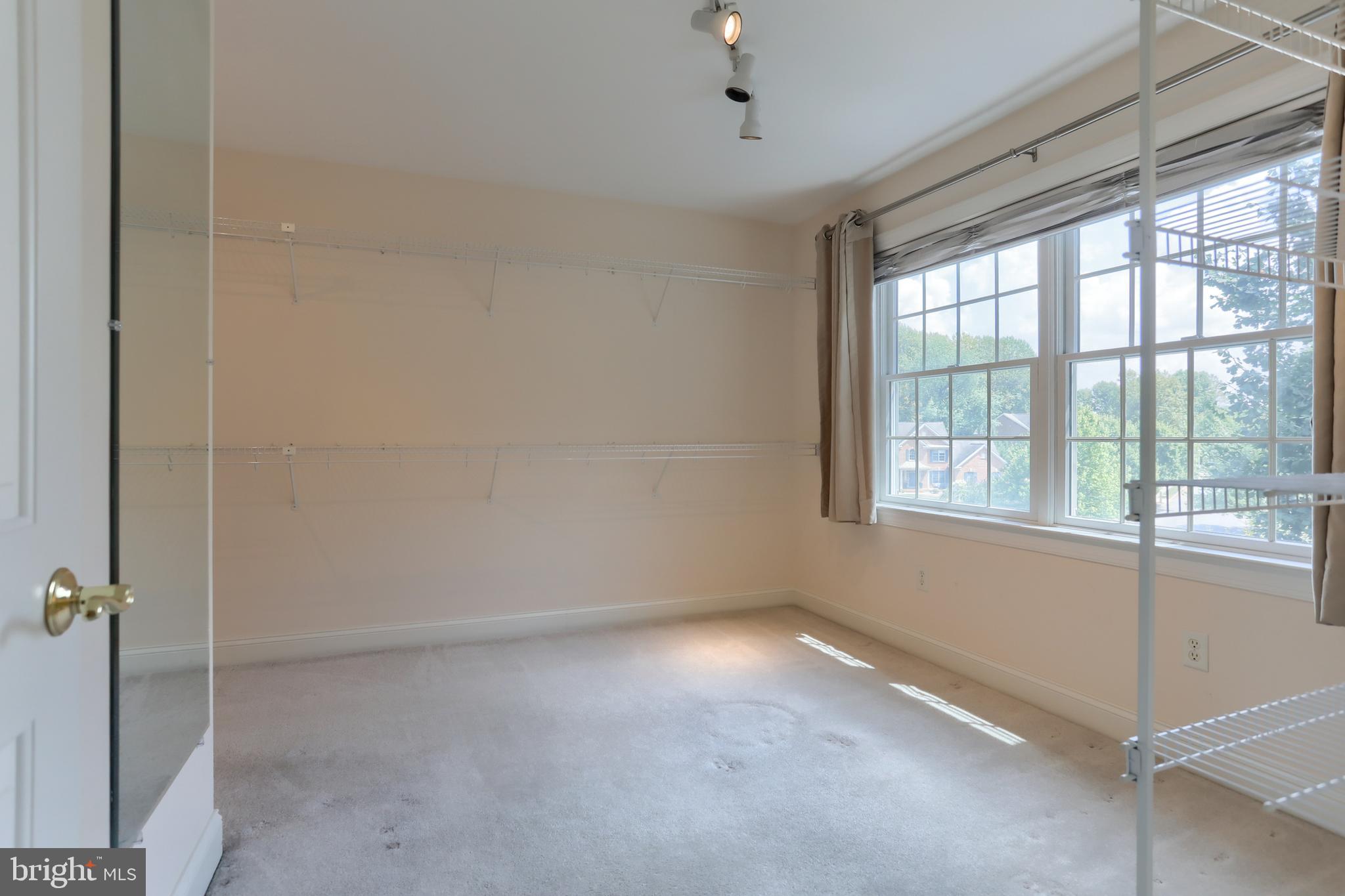 DERRY WOODS - Residential