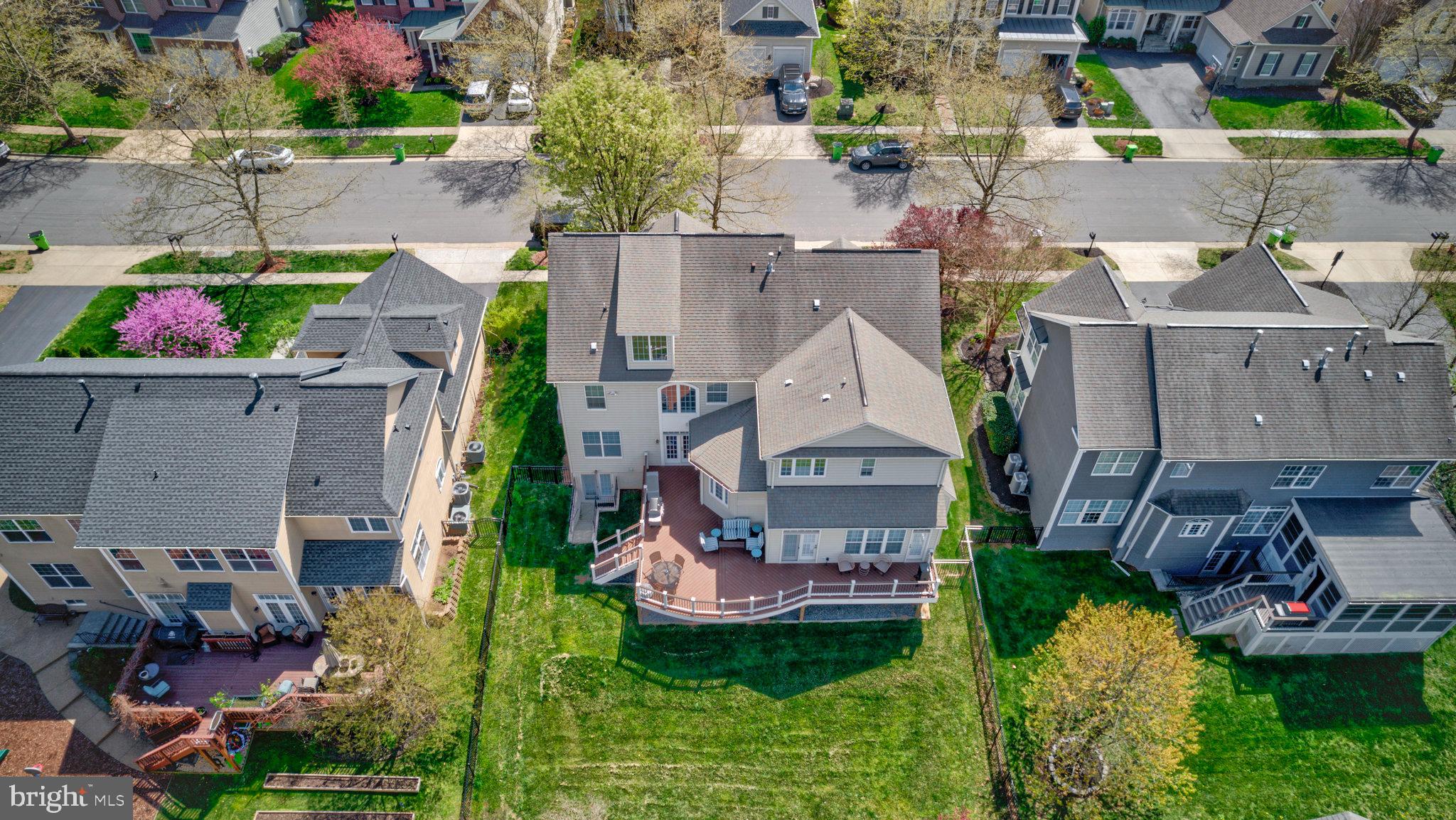 LANSDOWNE ON THE POTOMAC - Residential
