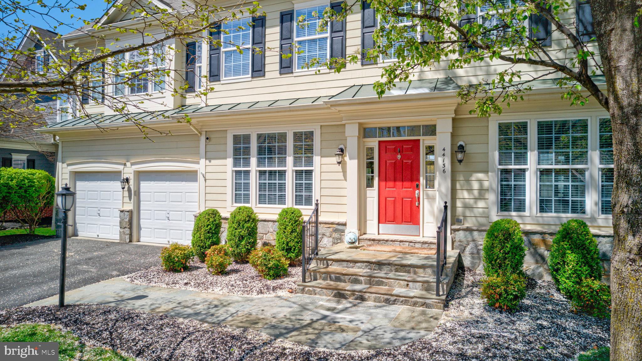 LANSDOWNE ON THE POTOMAC - Residential