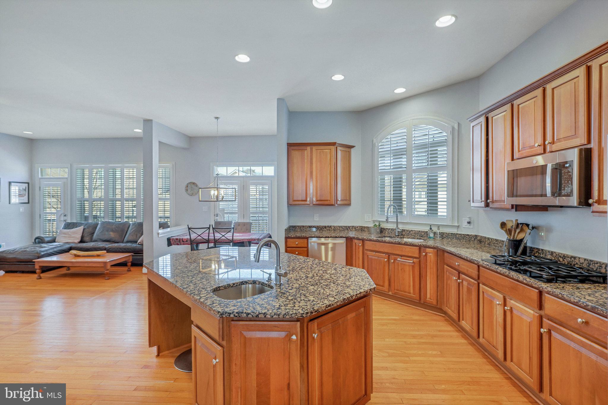 LANSDOWNE ON THE POTOMAC - Residential