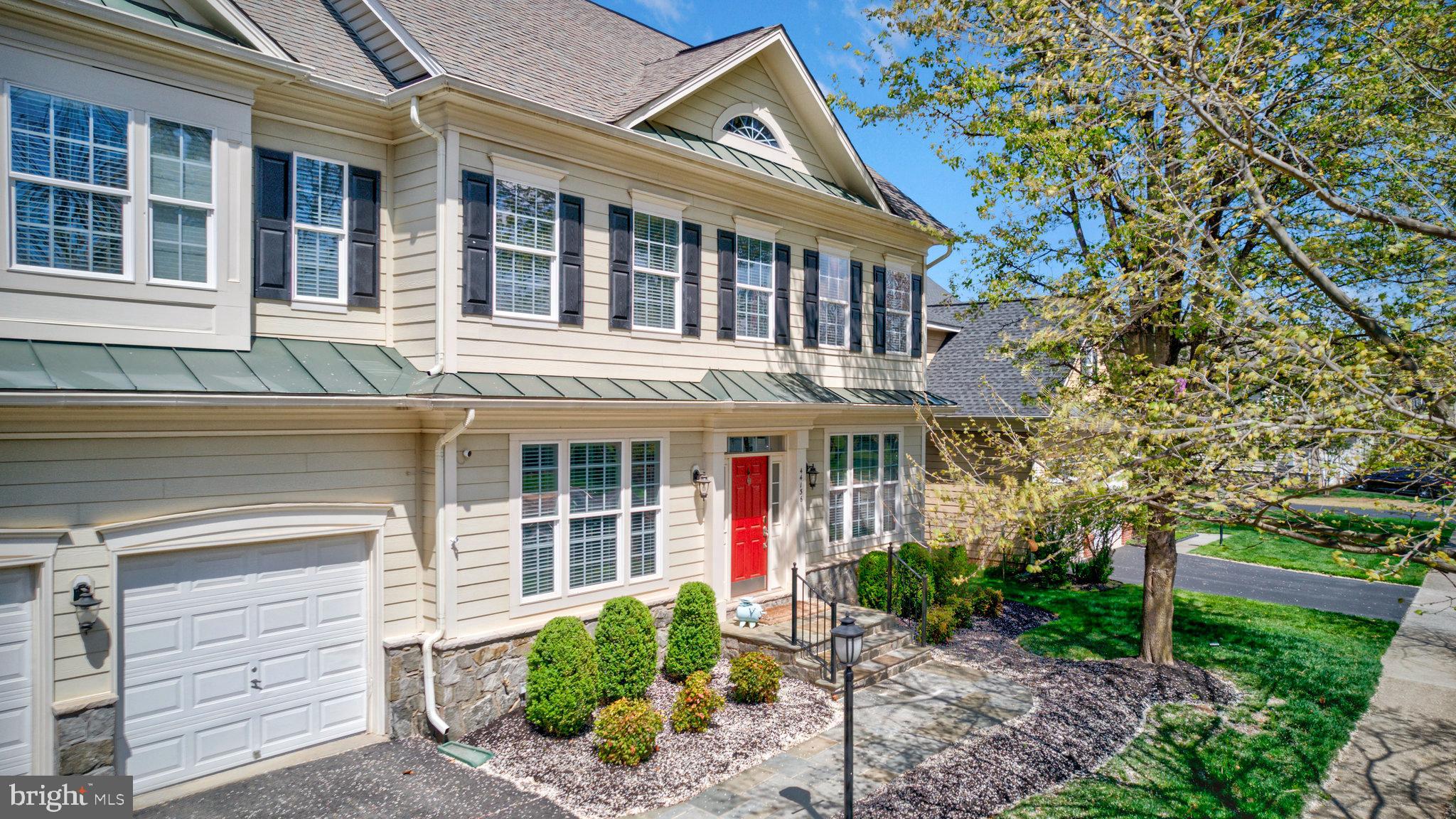 LANSDOWNE ON THE POTOMAC - Residential