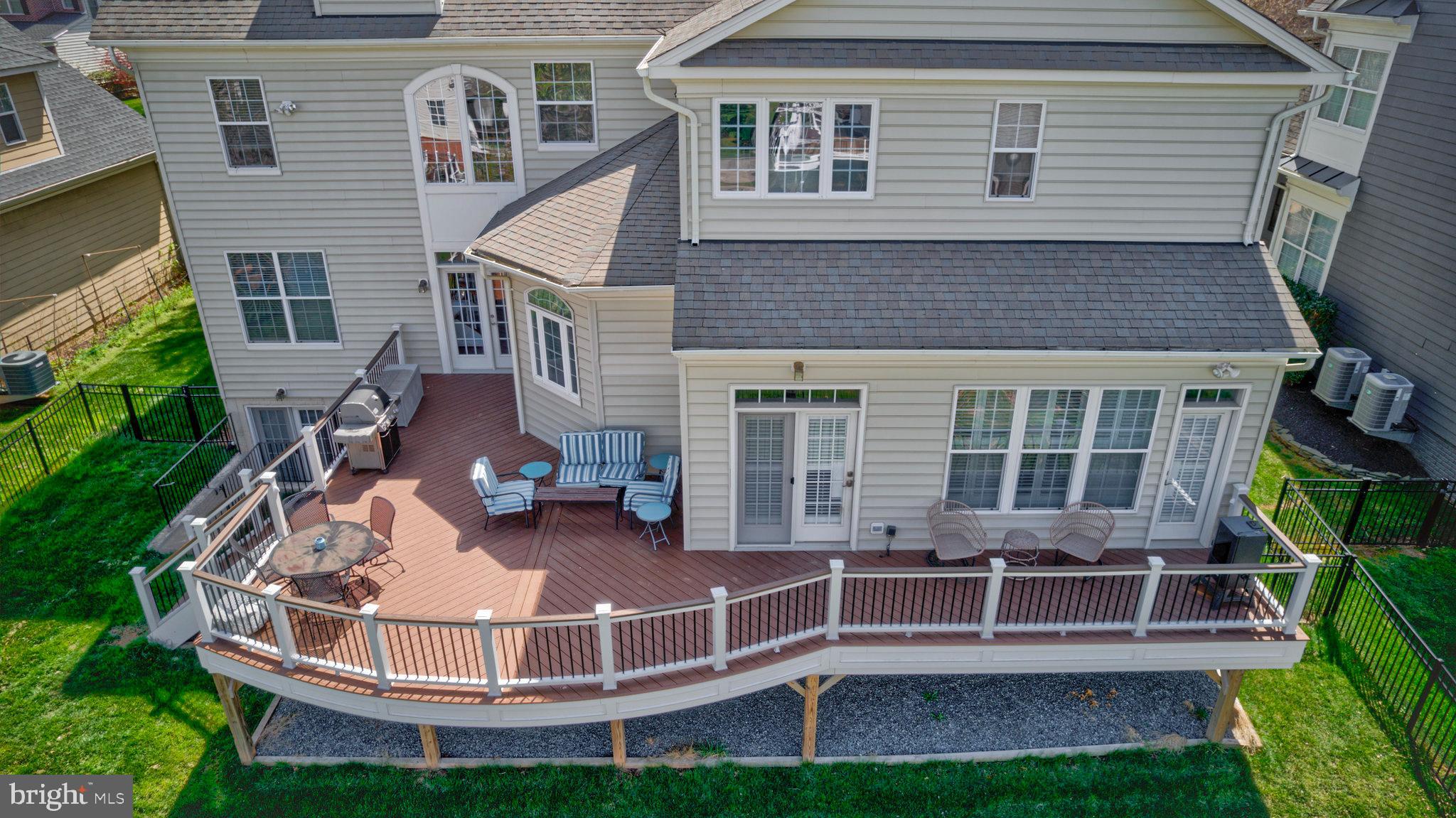 LANSDOWNE ON THE POTOMAC - Residential