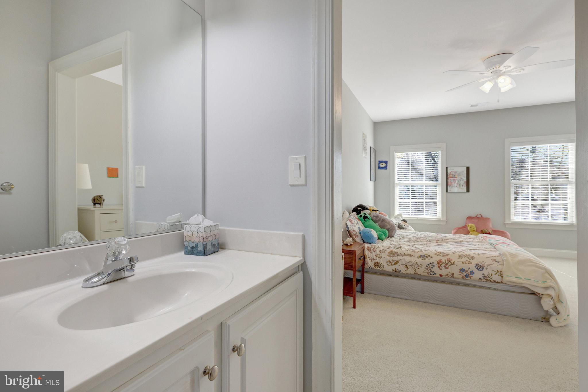 LANSDOWNE ON THE POTOMAC - Residential