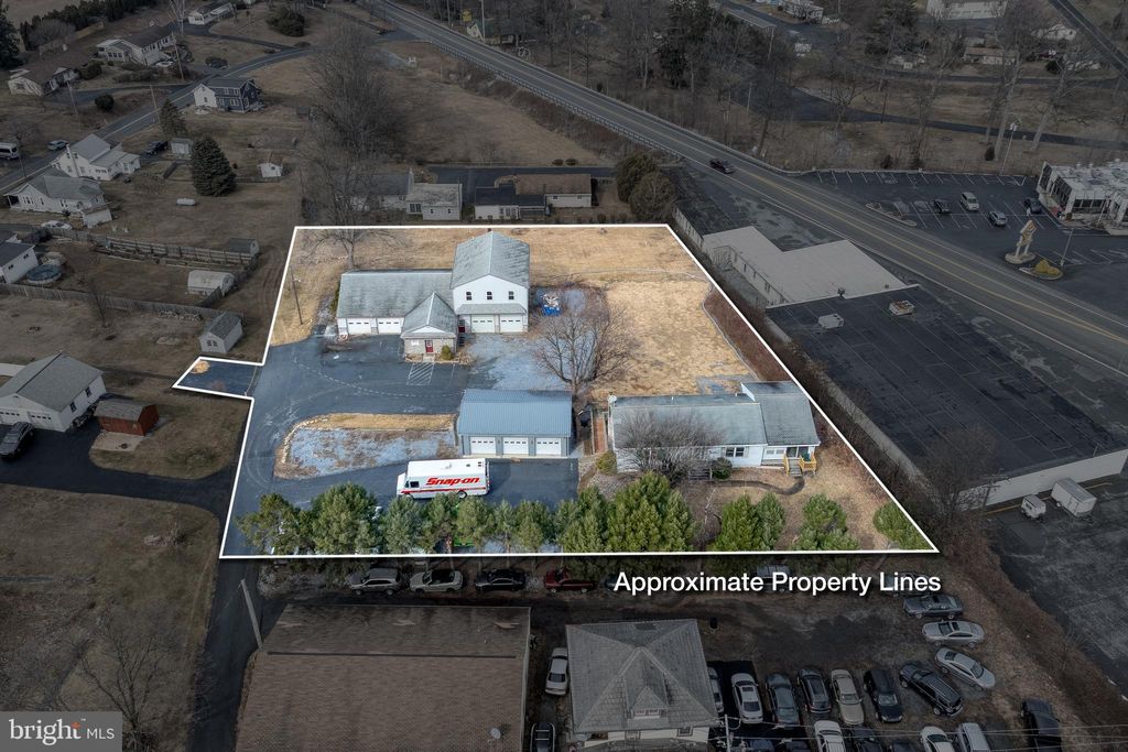 Photo of 30 W Sunhill Road, MANHEIM, PA 17545 (MLS # PALA2064990)