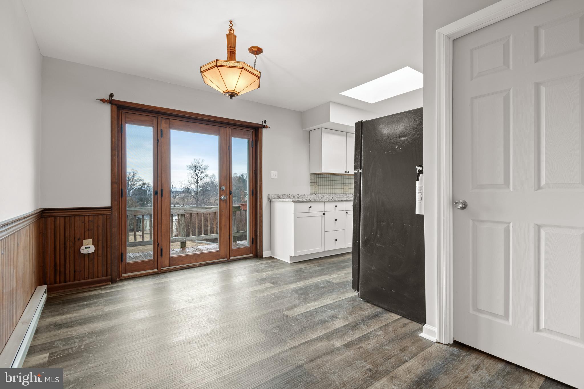 30 W SUNHILL ROAD