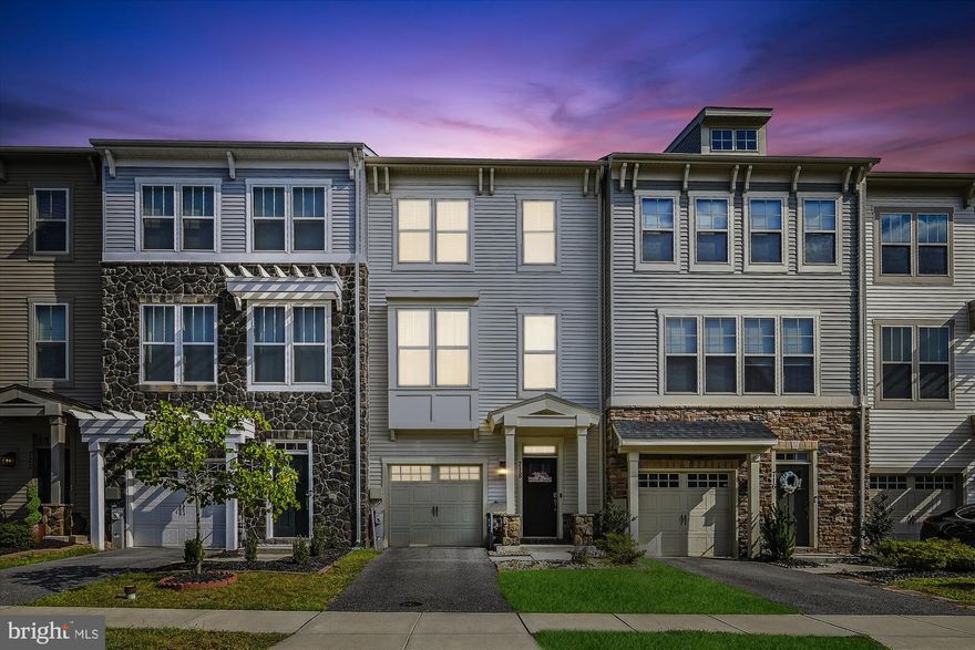 Beautifully maintained 3 bedroom, 2.5 bath in highly sought after Tanyard Cove! This home is so inviting as soon as you walk in the door. Fully upgraded kitchen, hardwood floors throughout, spacious bedrooms and a deck perfect for entertaining. This is one you don't want to miss!