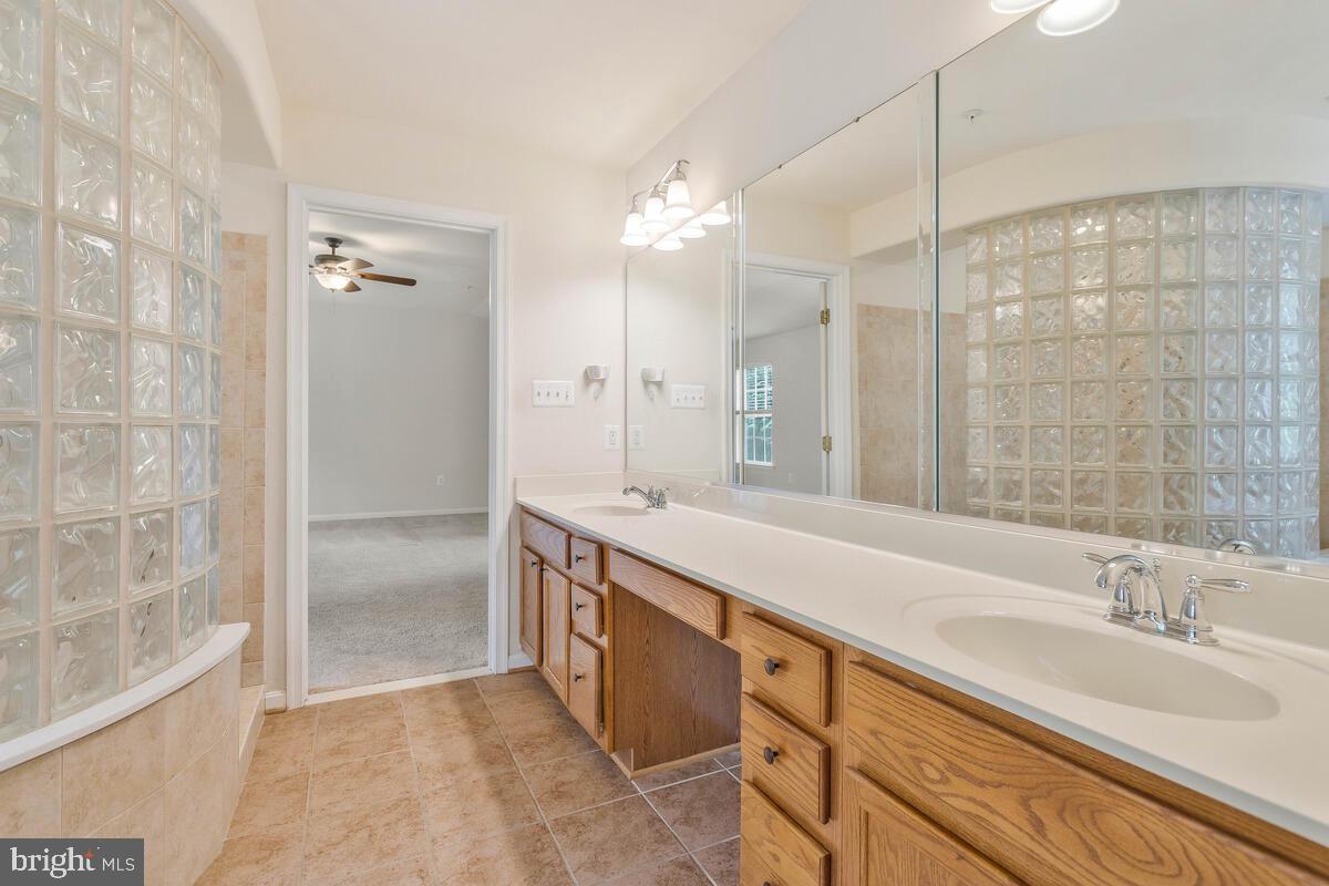 BEN OAKS - Residential