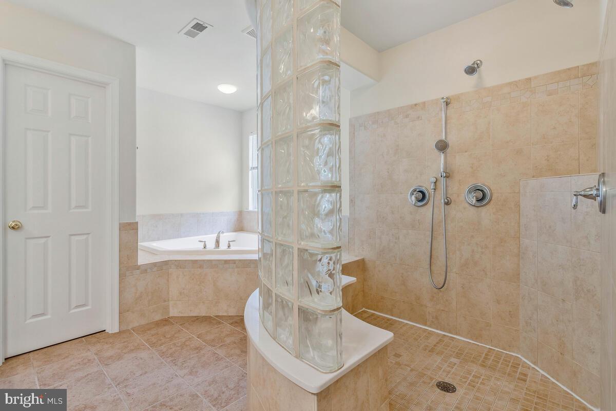 BEN OAKS - Residential