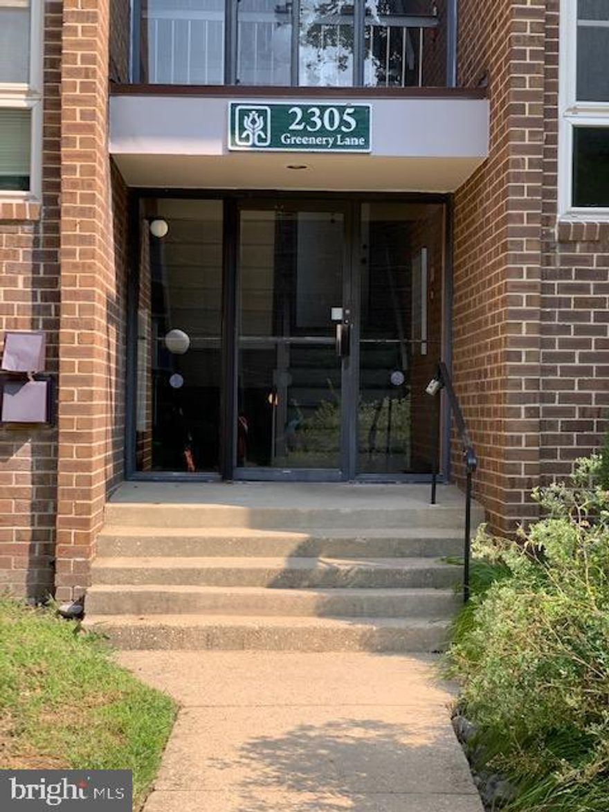 Prime Location ,Pristine  1 Bedroom /1 Bath located at close proximity to Public Transportation ( stone throw from Glenmont Metro Station ) , Recreation Parks such as Brookside Gardens , Wheaton Regional Park,.
Wheaton Shopping Mall , with easy access to I-200 , I-95,I-495 and most importantly surrounded by Shopping Centers,
Community offers plenty of parking spaces and off street parking options.