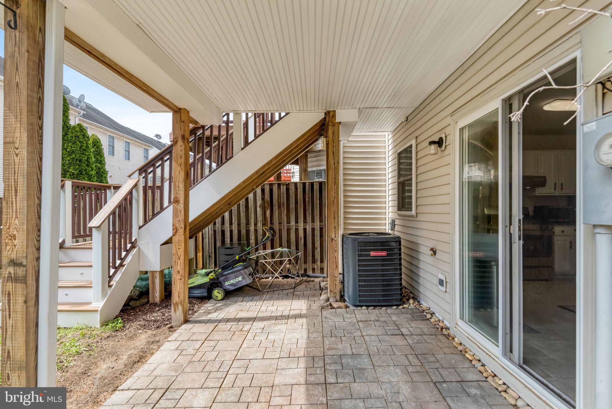 SOUTH RIDING - Residential