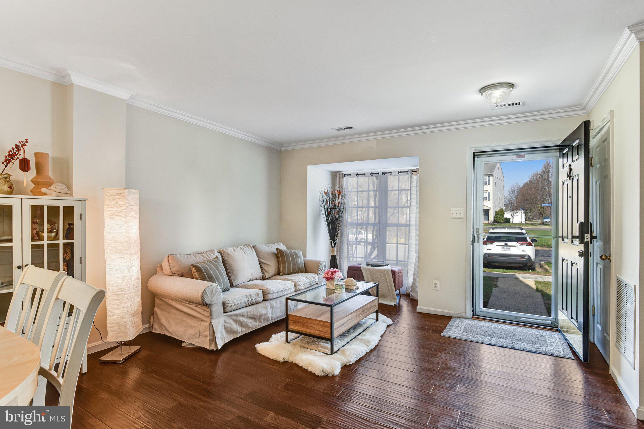 42847 PILGRIM SQUARE