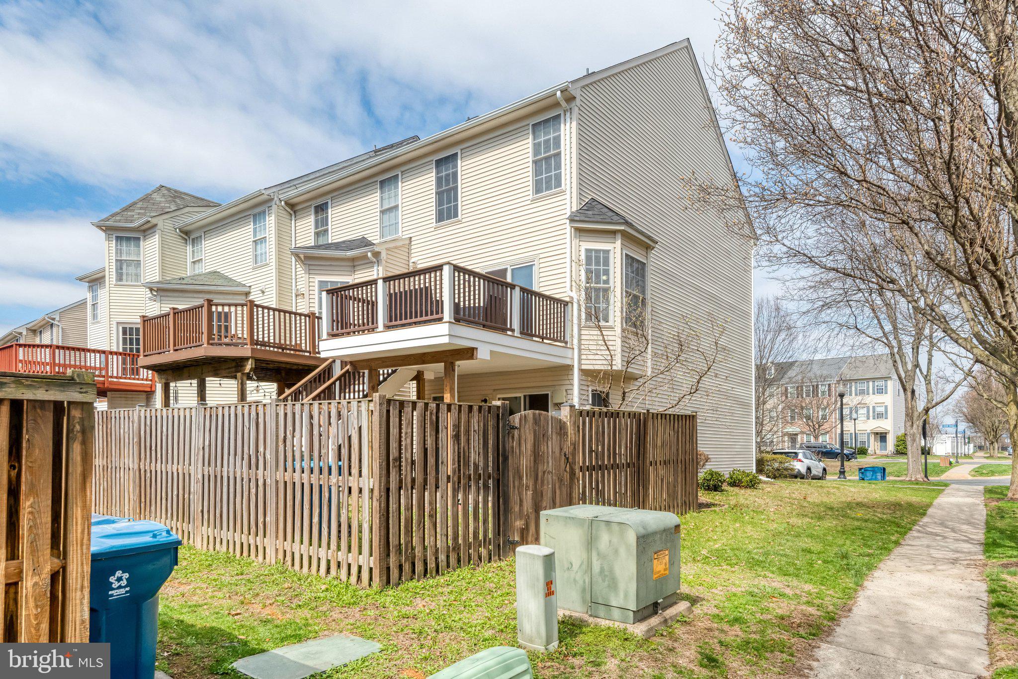 SOUTH RIDING - Residential