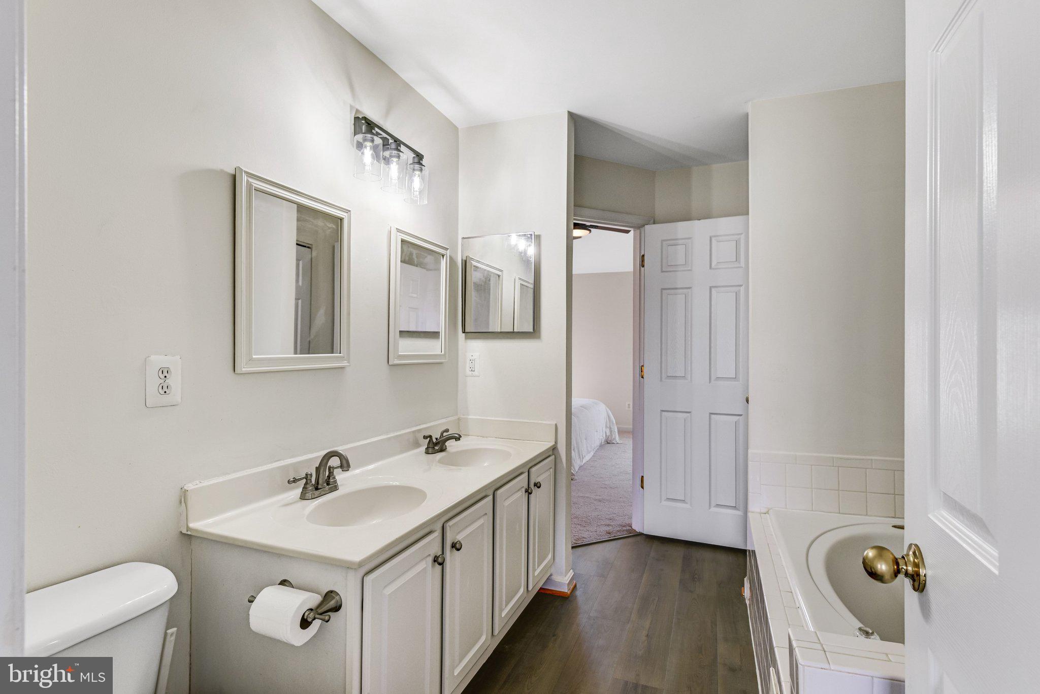 SOUTH RIDING - Residential