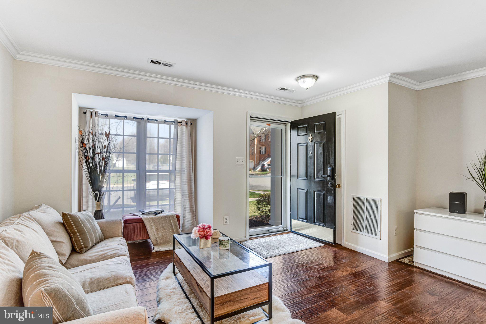 42847 PILGRIM SQUARE