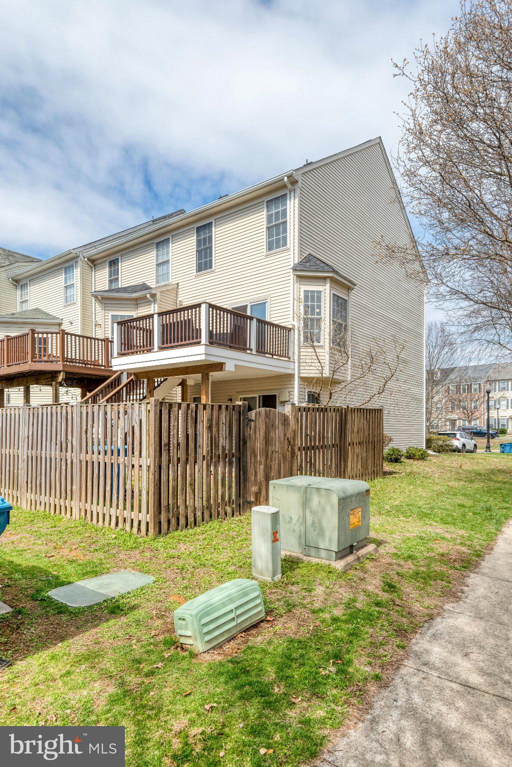 SOUTH RIDING - Residential