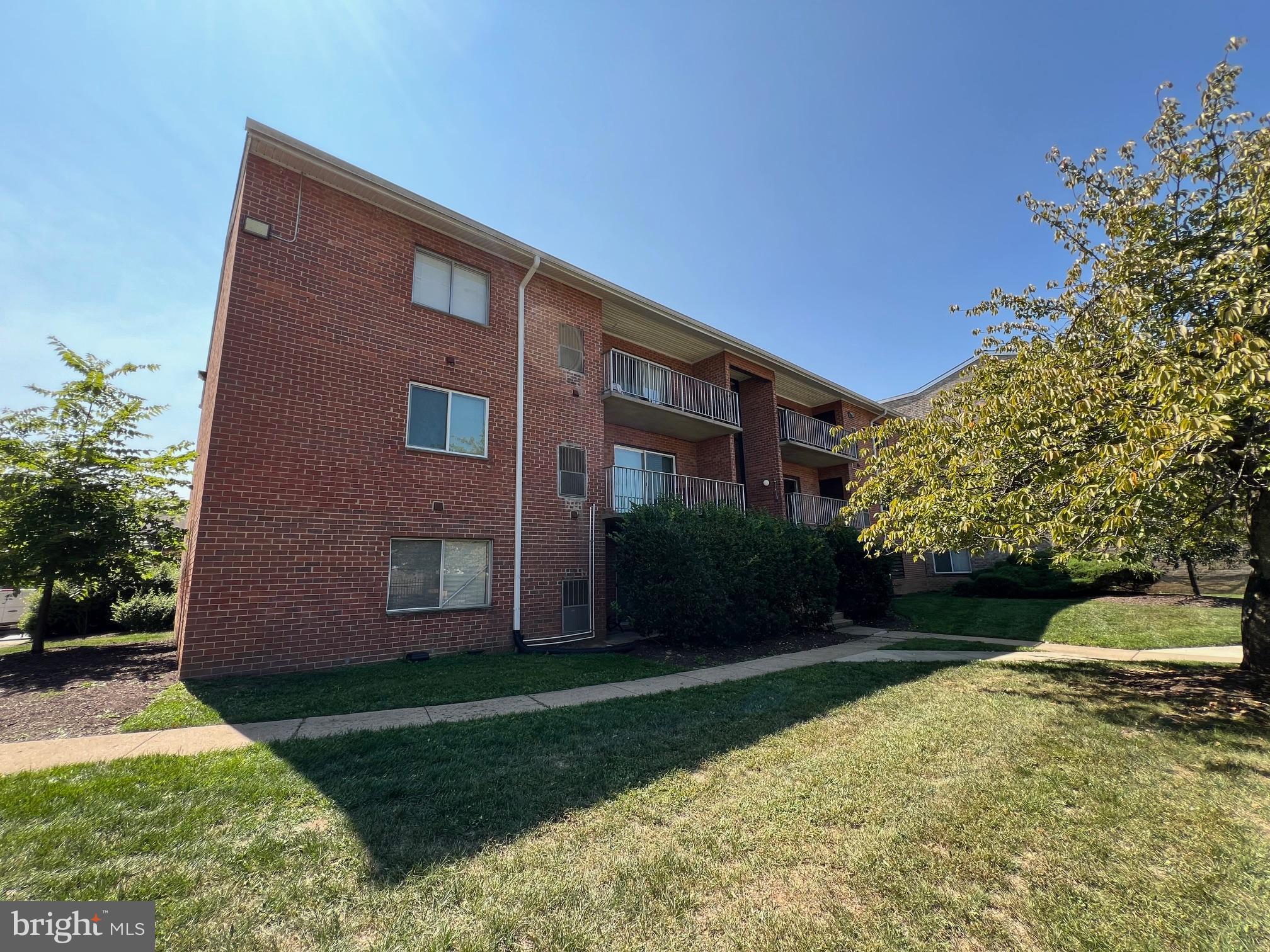 COLCHESTER TOWNE CONDO - Residential