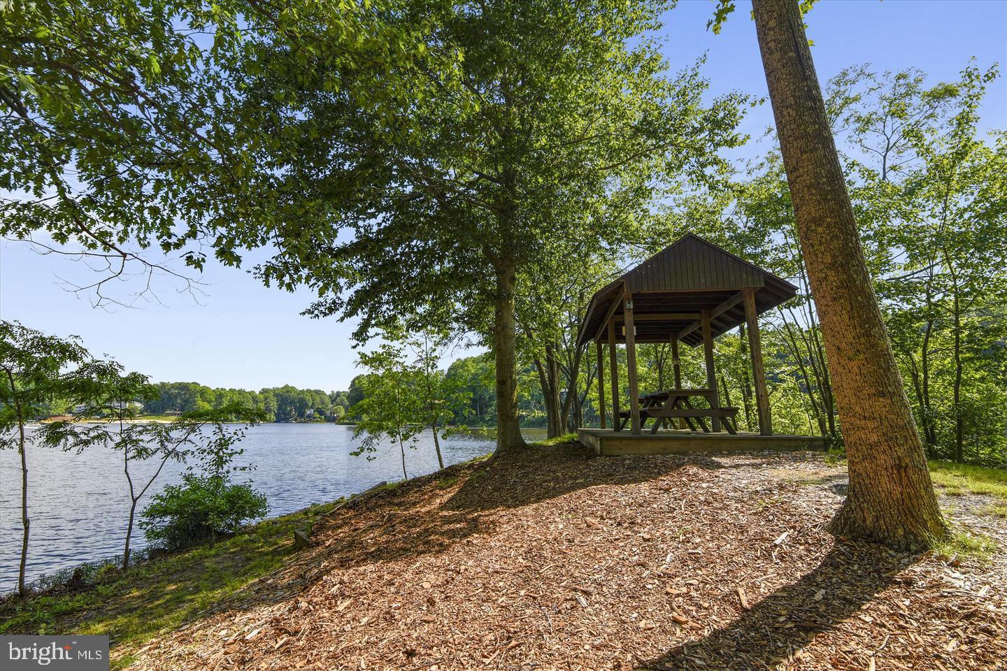 COUNTRY CLUB/LAKE MONTCLAIR - Residential