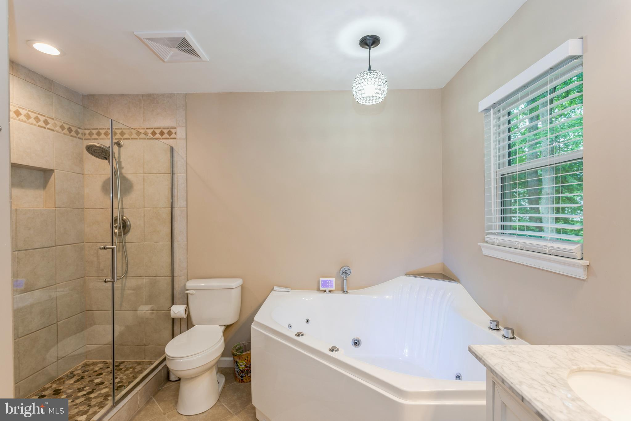 COUNTRY CLUB/LAKE MONTCLAIR - Residential