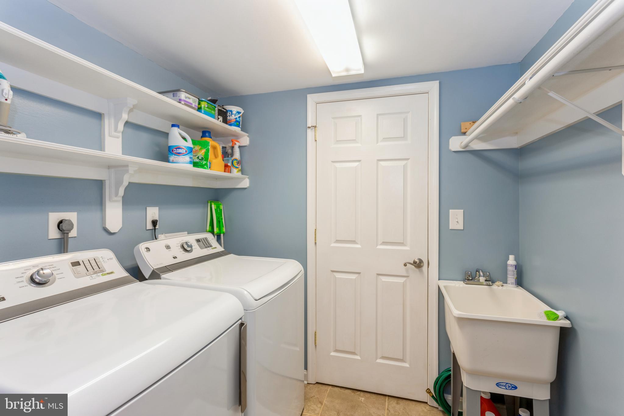 COUNTRY CLUB/LAKE MONTCLAIR - Residential