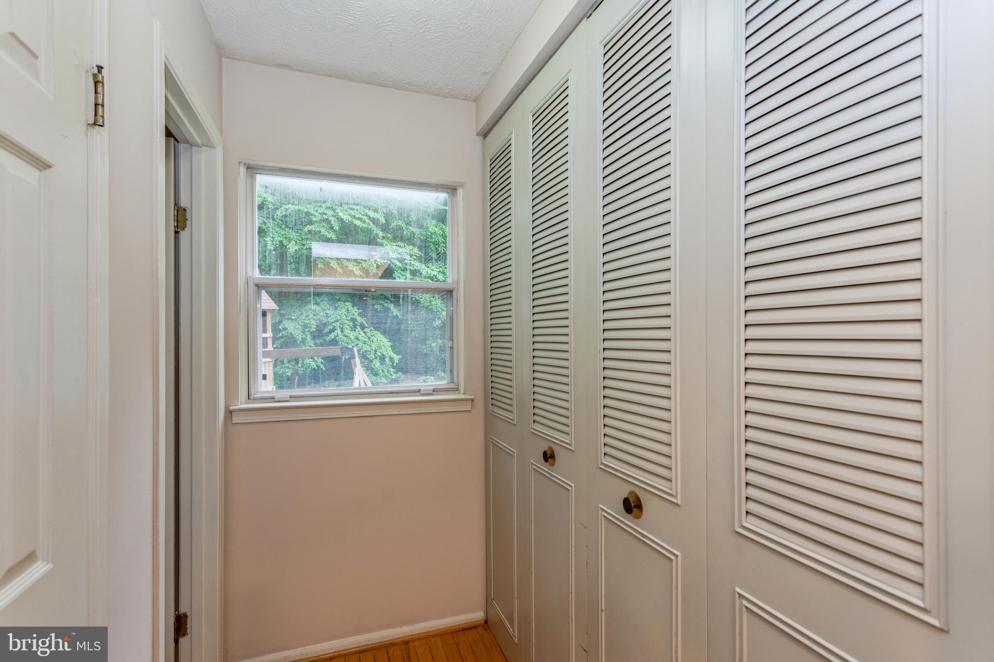 COUNTRY CLUB/LAKE MONTCLAIR - Residential