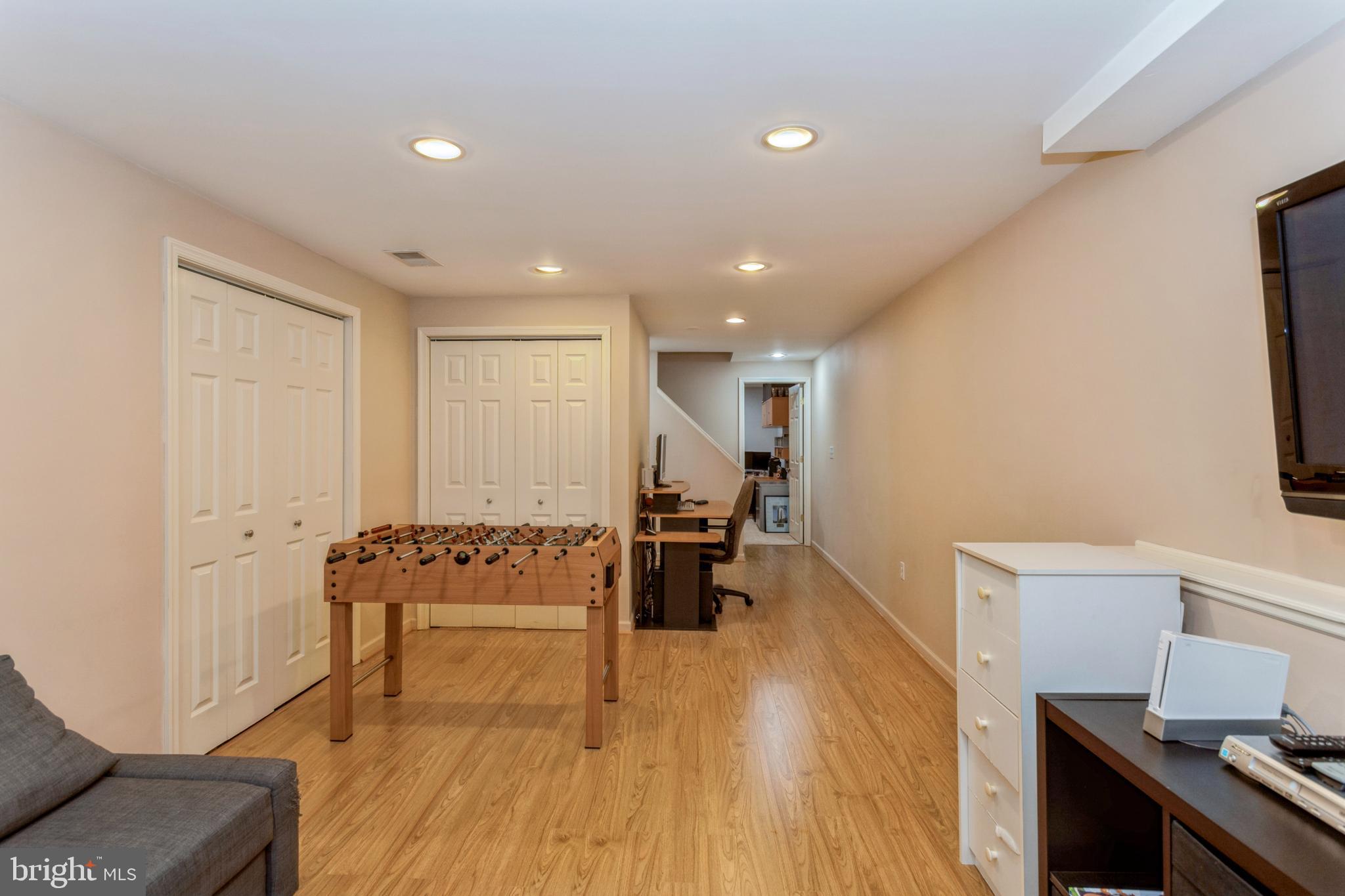 COUNTRY CLUB/LAKE MONTCLAIR - Residential