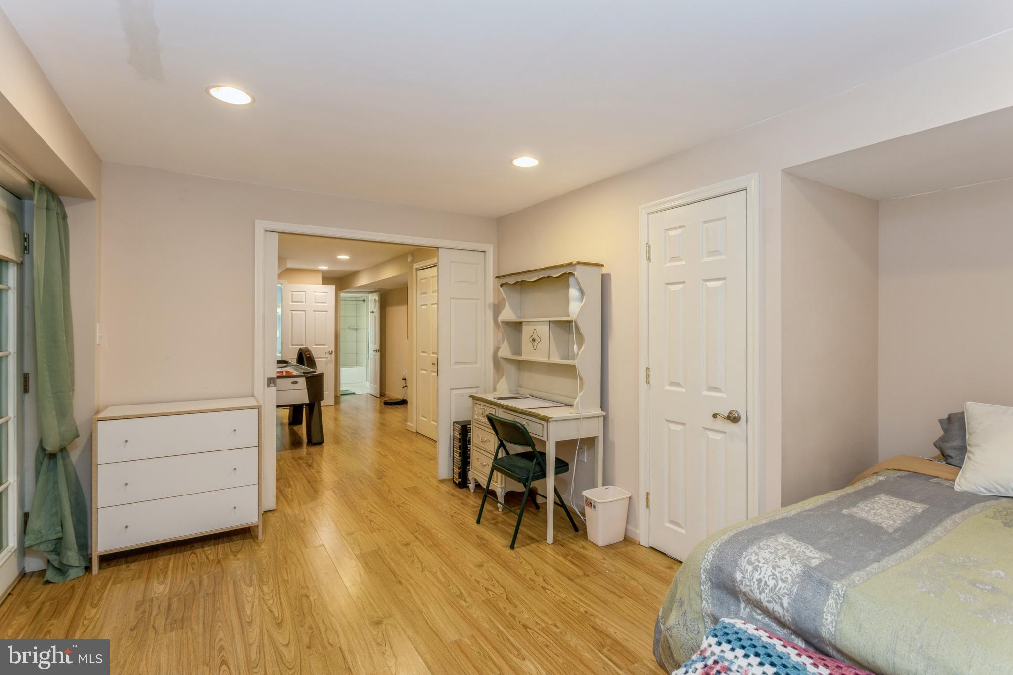 COUNTRY CLUB/LAKE MONTCLAIR - Residential