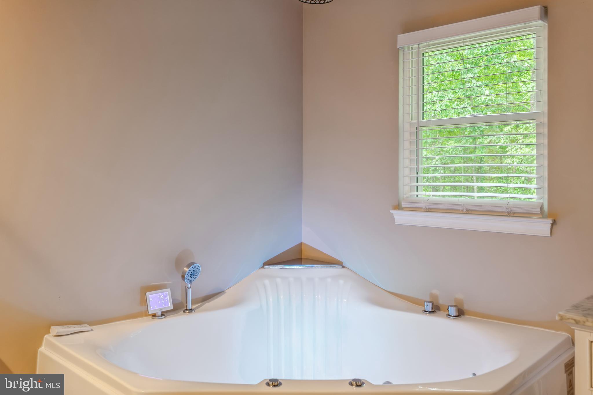 COUNTRY CLUB/LAKE MONTCLAIR - Residential