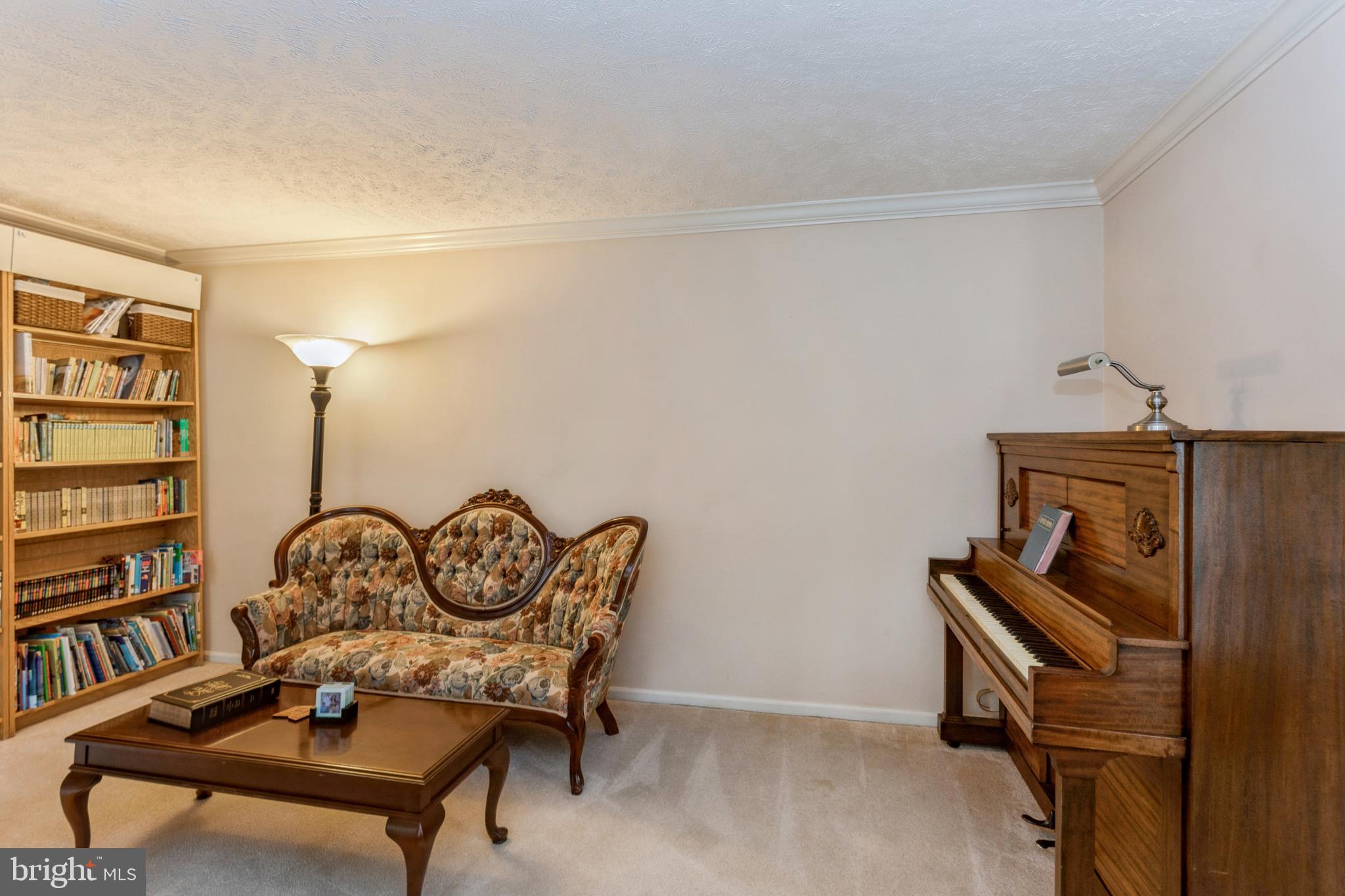 COUNTRY CLUB/LAKE MONTCLAIR - Residential