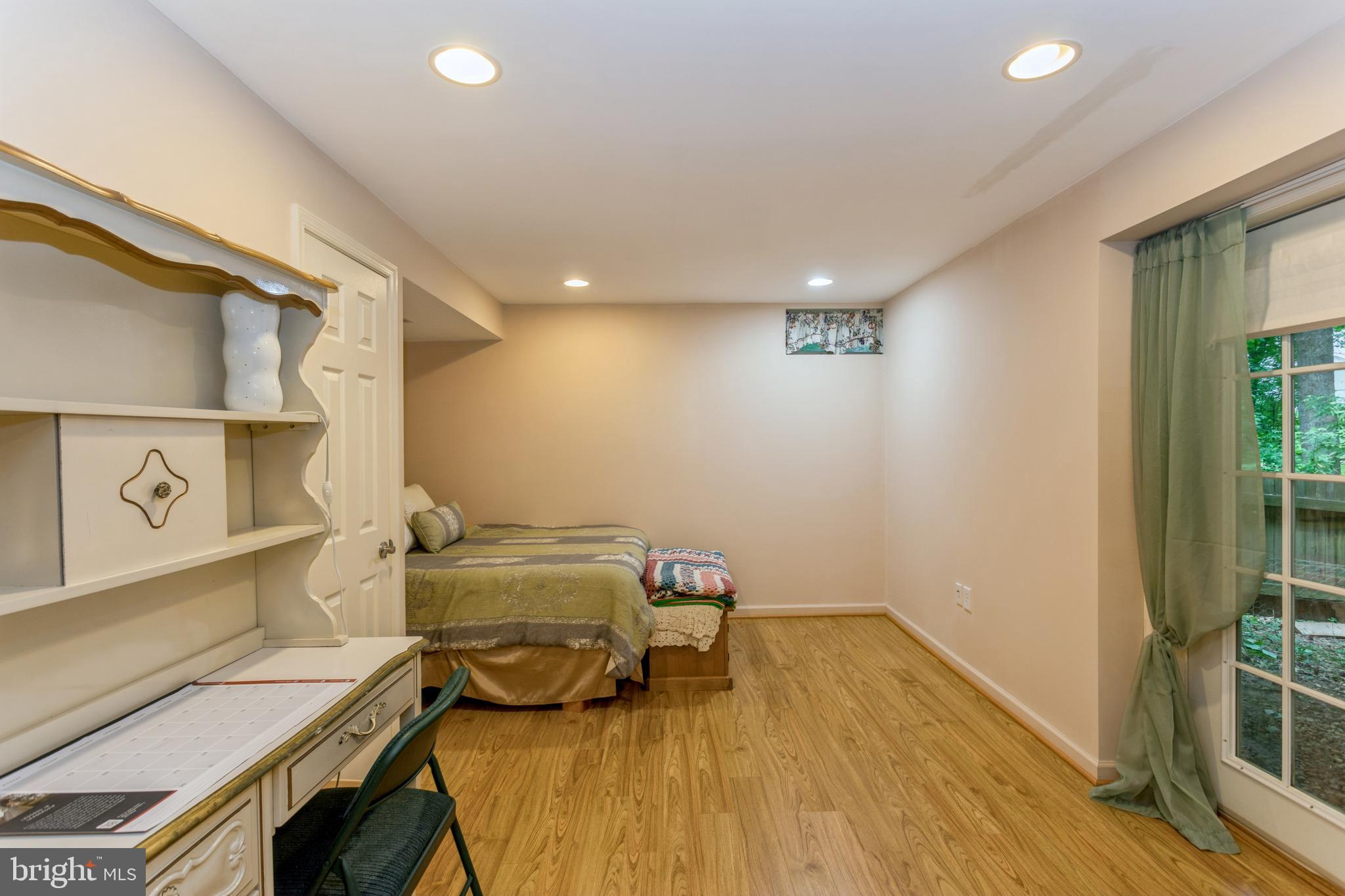 COUNTRY CLUB/LAKE MONTCLAIR - Residential