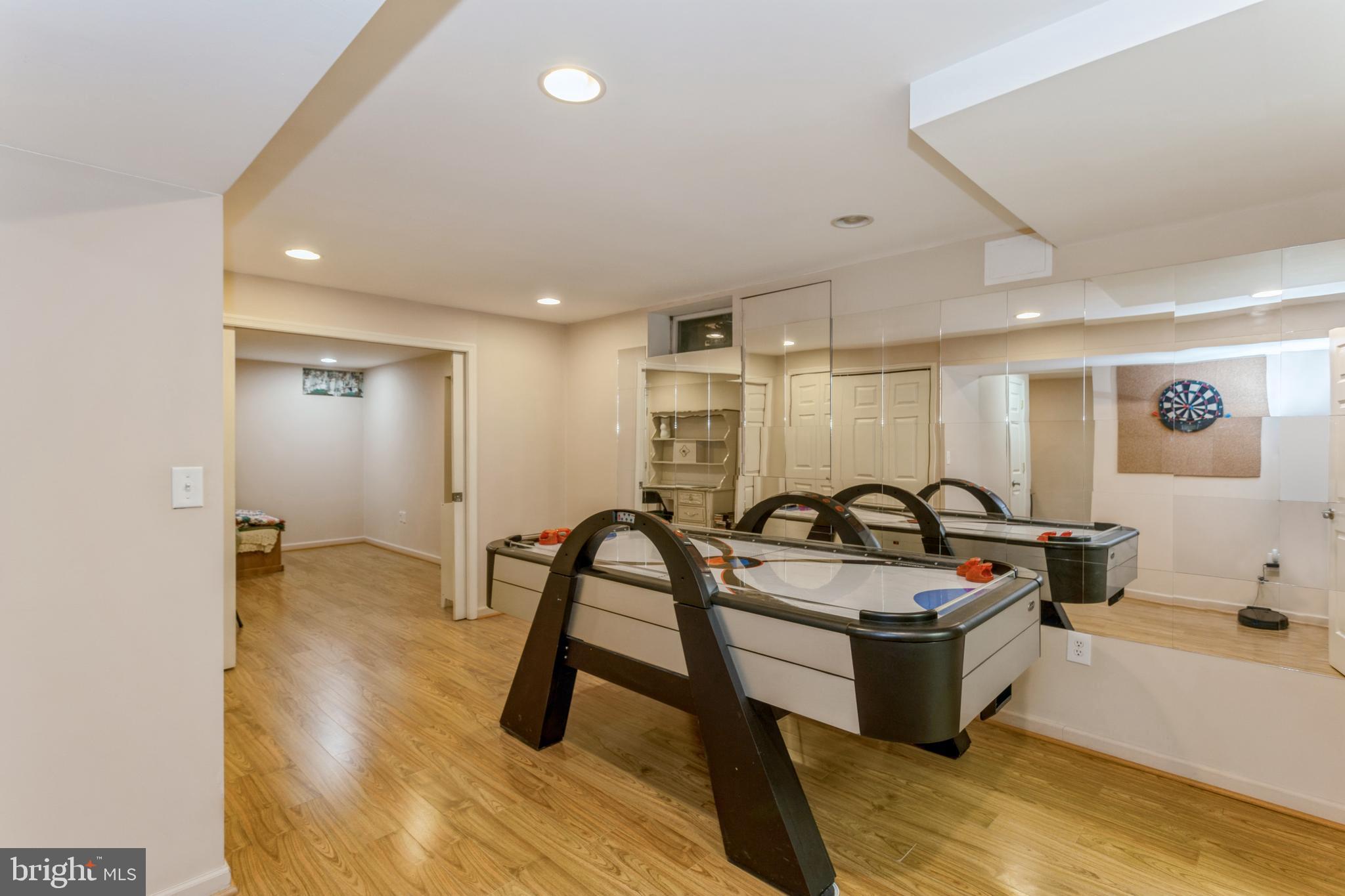 COUNTRY CLUB/LAKE MONTCLAIR - Residential