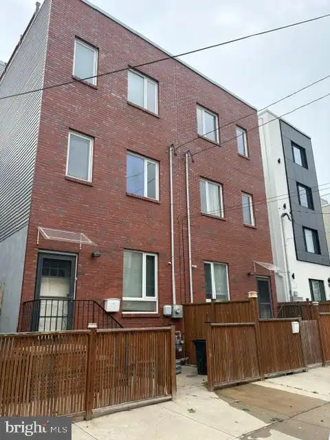 667 N 35th Street, Philadelphia, PA, 19104