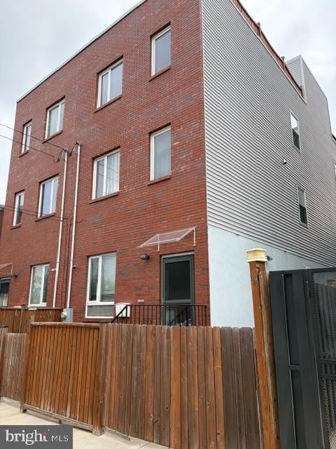 667 N 35TH STREET