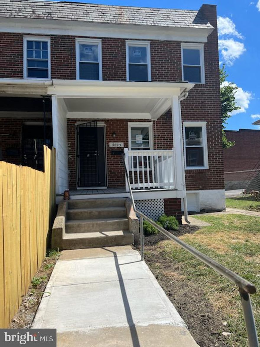 **RENT SPECIAL** 1 BED 1 BATH APARTMENT WITH RECENT UPDATES, HARDWOOD AND TILE FLOORING; FRESH PAINT AND MORE. EASY AND FAST APPLICATION PROCESS.

 *** RENT SPECIAL*** $700 SECURITY DEPOSIT AND NO APPLICATION FEE