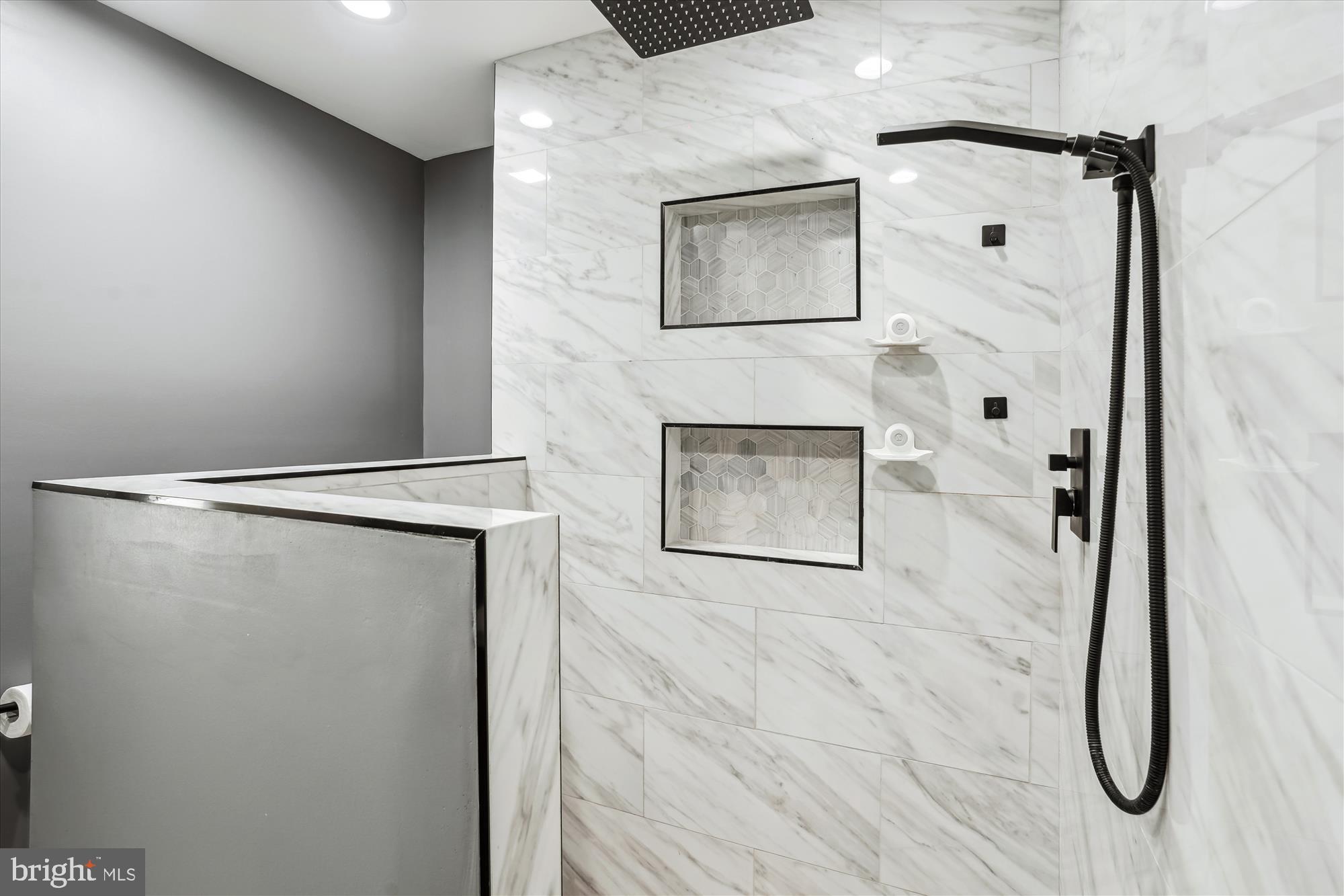 OAK RIDGE ESTATES - Residential