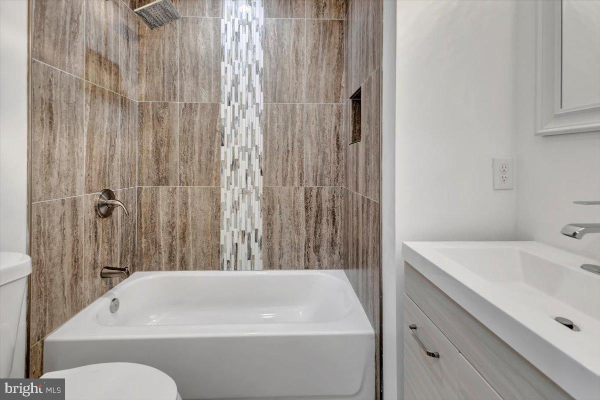 HARWOOD - Residential Lease