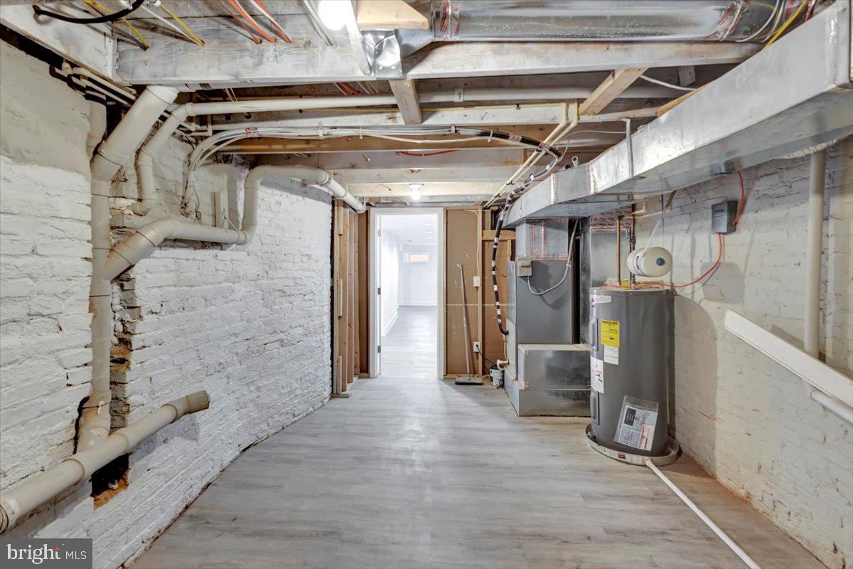 HARWOOD - Residential Lease