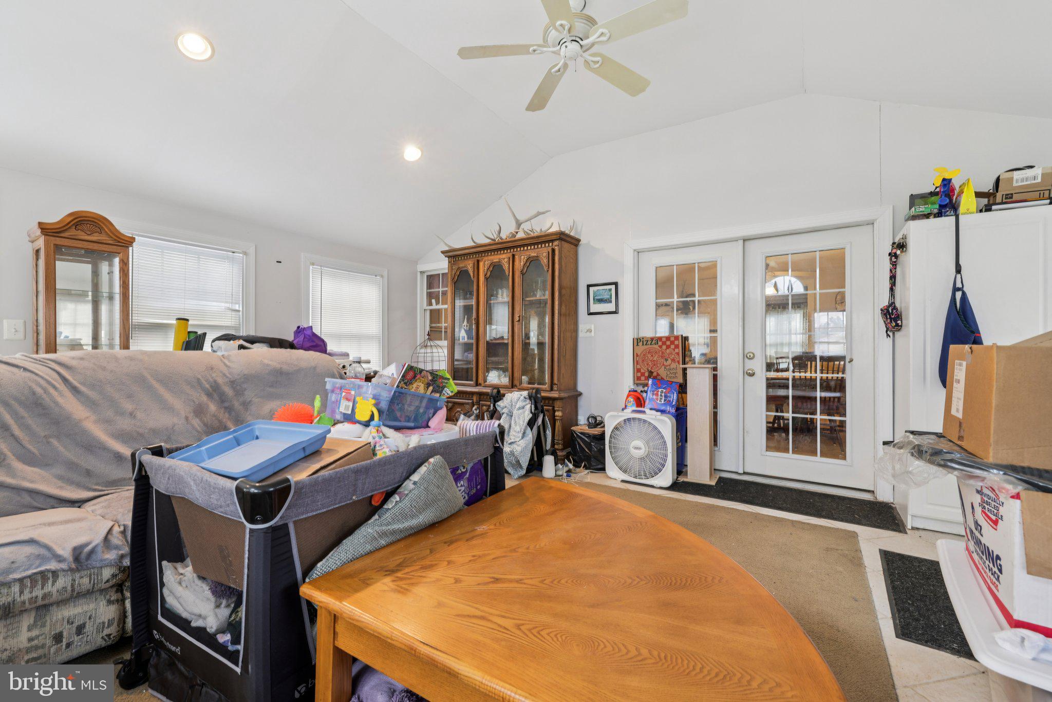 ROYAL EXCHANGE - Residential